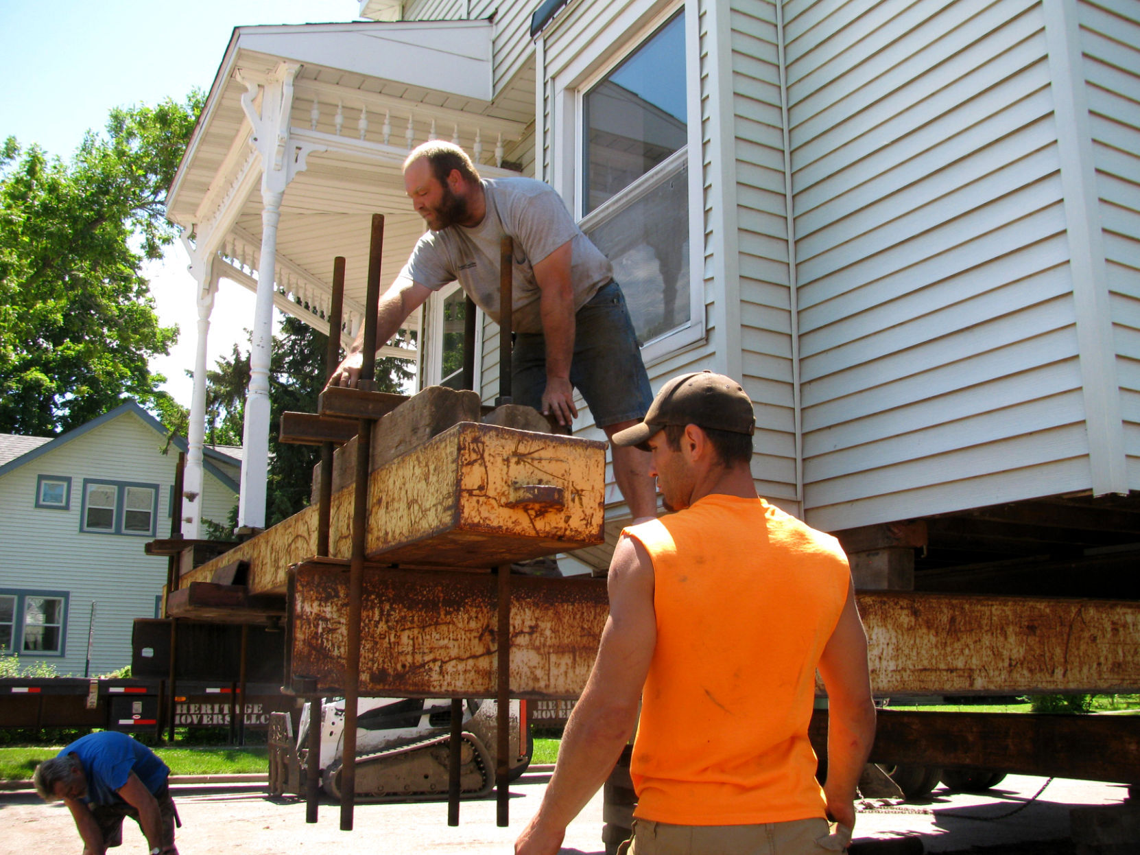 Prairie du Sac home moves again